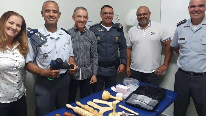 ASSES realiza entrega de equipamentos para sessões de fisioterapia no HPM